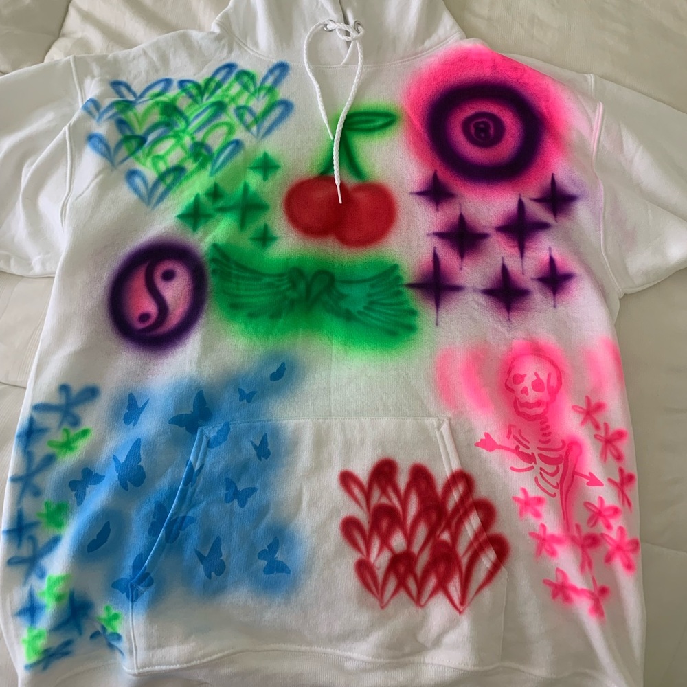 airbrush hoodie in white brand new never worn